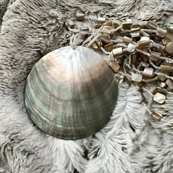 Large 🐚 Abalone Pendant 3 Strand Necklace - Picture 5 of 10